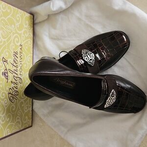 Brighton "Artist" Shoes, 8.5". NWT